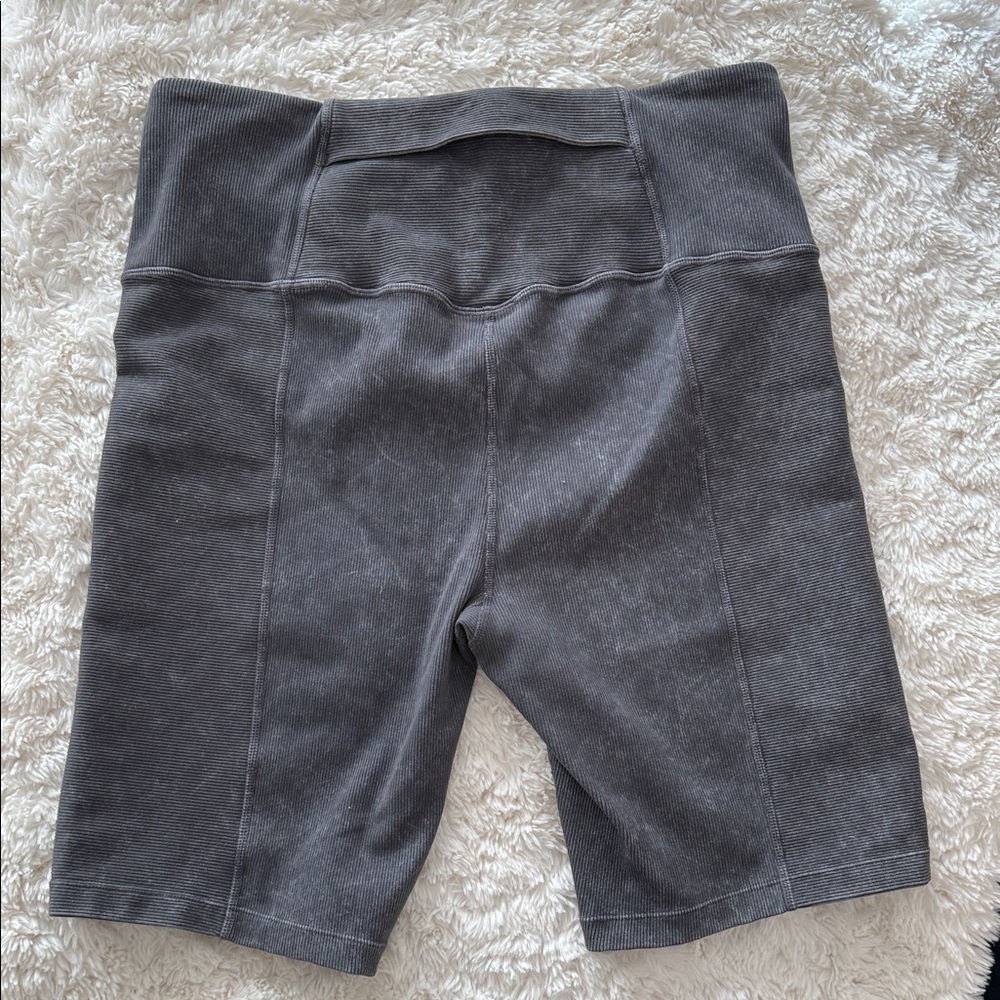 Zella Snow Wash Ribbed Bike Shorts - Picture 4 of 6